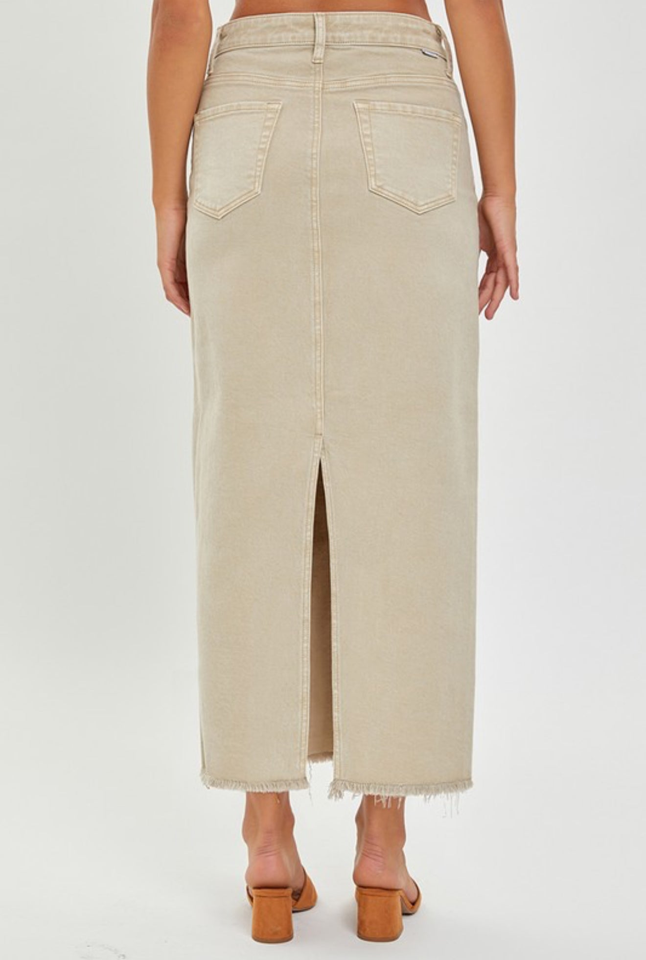 "High Rise Frayed" (sand) Long Risen Skirt