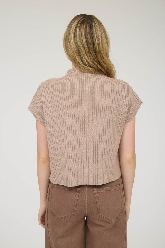 "Latte Lounge" top