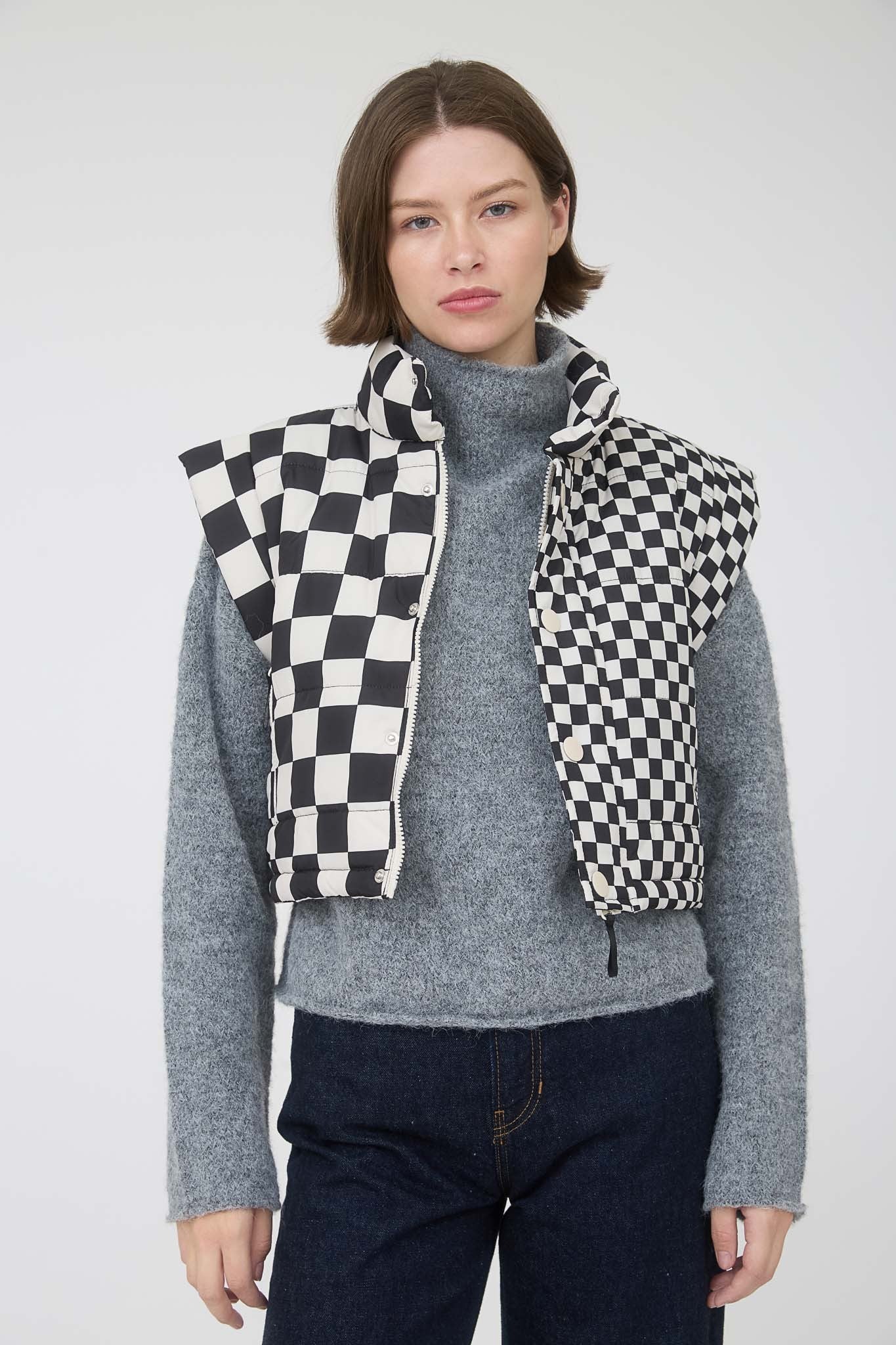 "Snowbound Checker"puffer vest