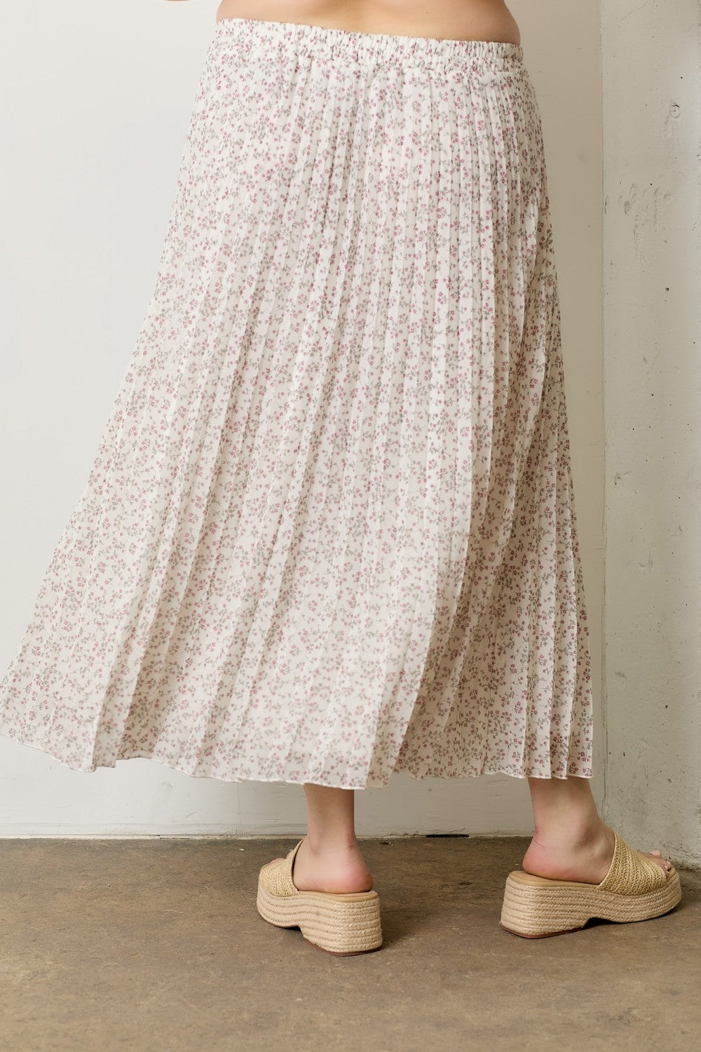 "Wildflower Waltz" plus skirt