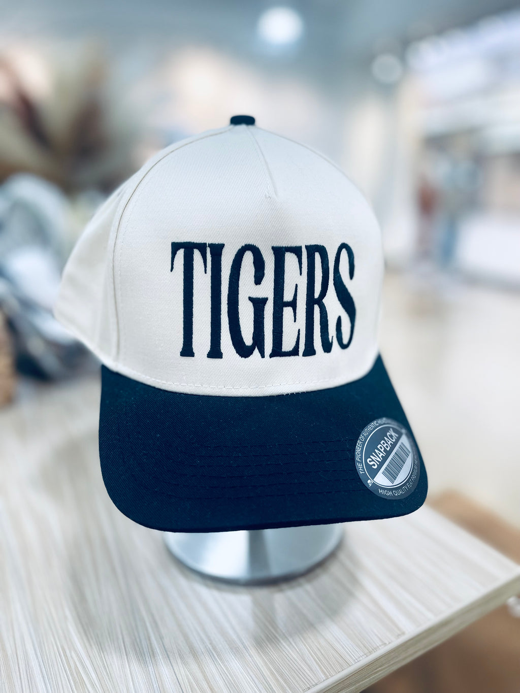 "Tiger Club" hat