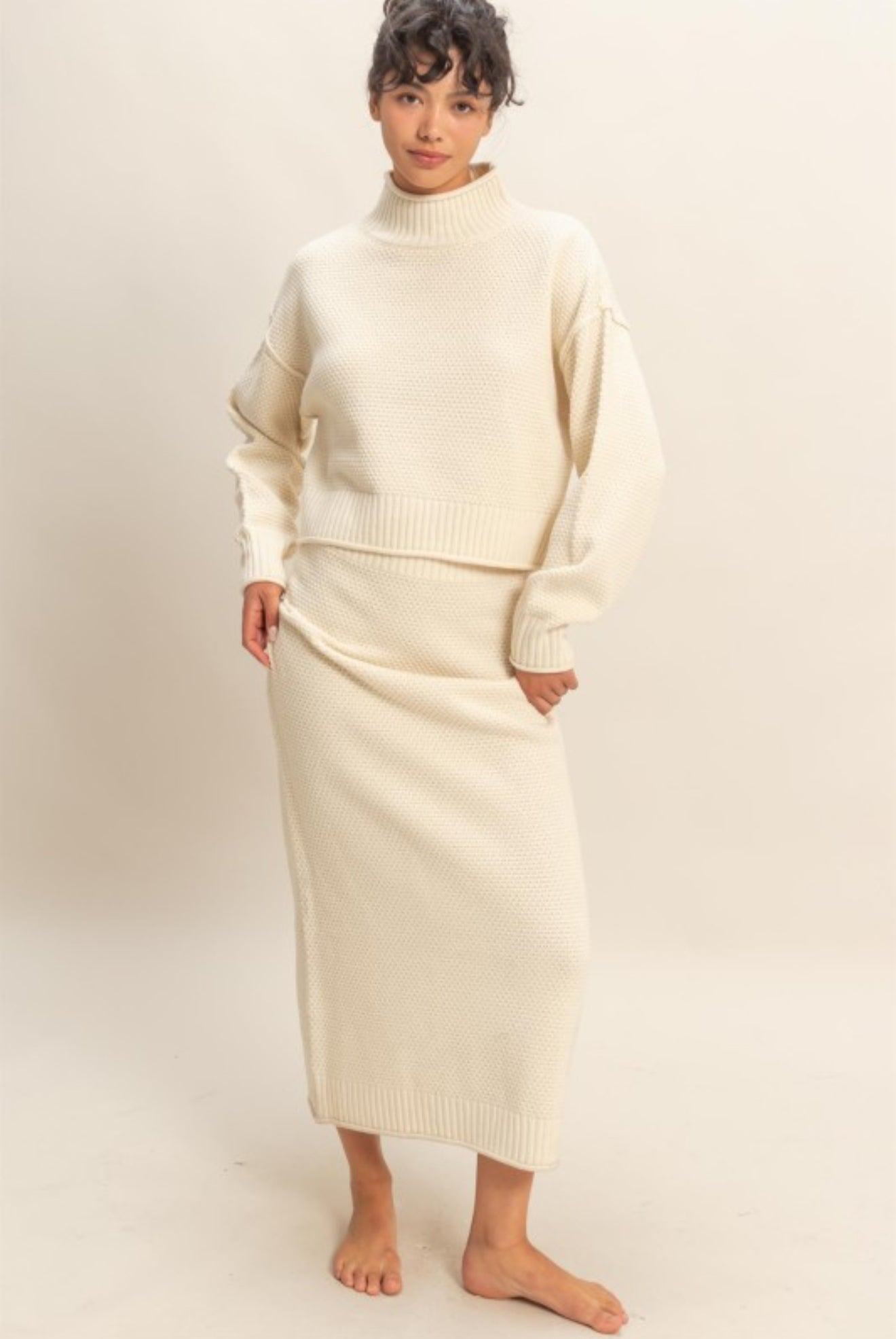 “Icy Mornings” (cream) set