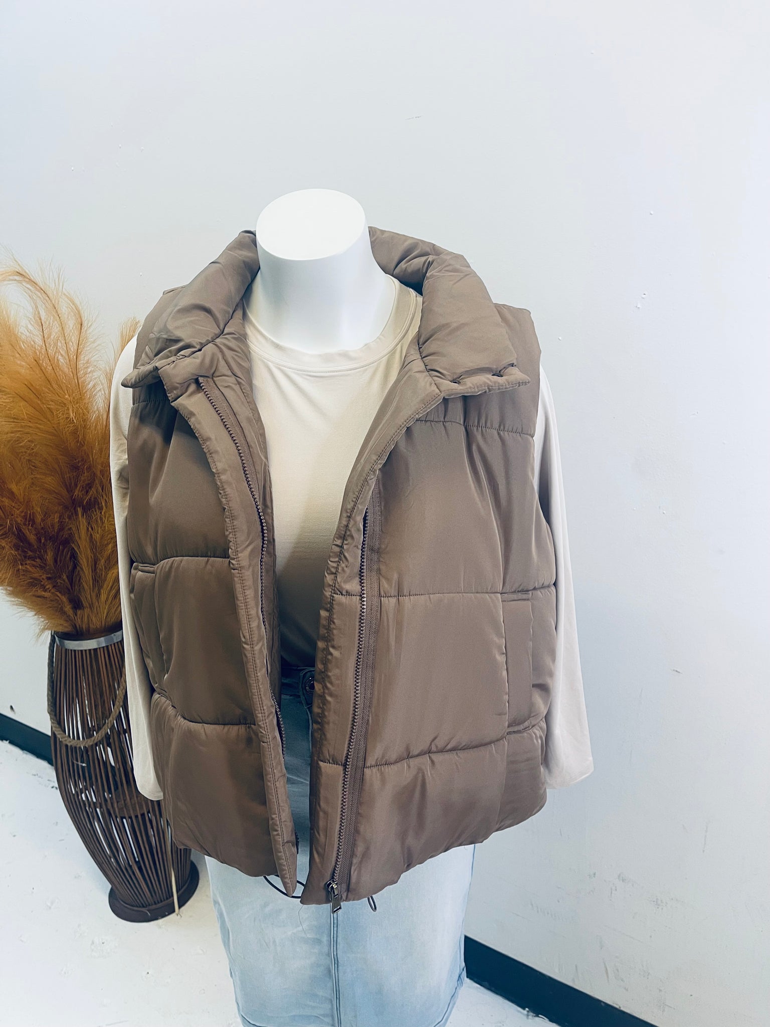 "Chilling Mornings" plus vest