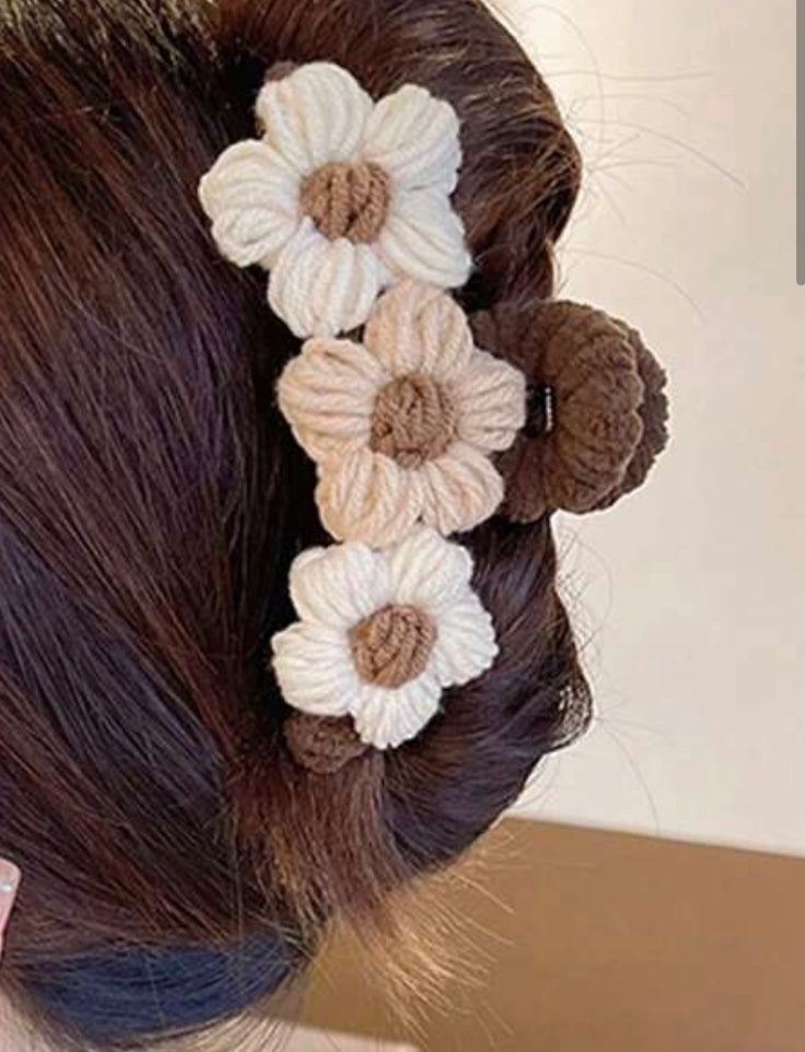 “Crochet Trend” claw clip