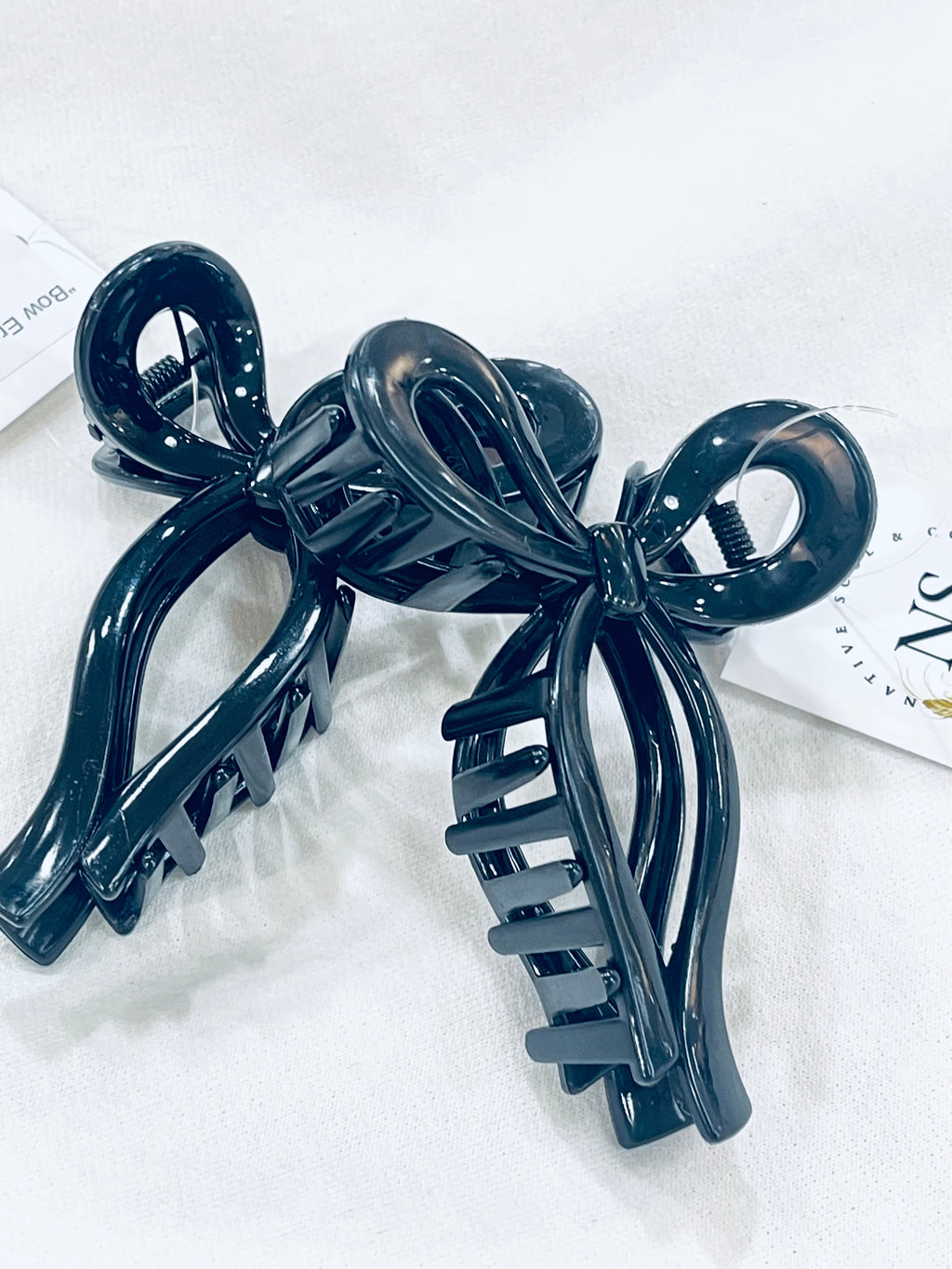 “Bow Era” (black)  claw clip