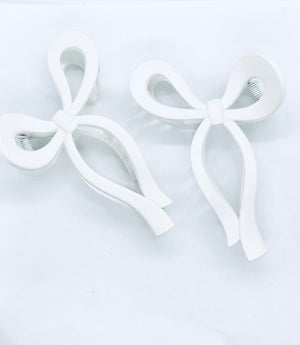 “Bow Era” (ivory)  claw clip