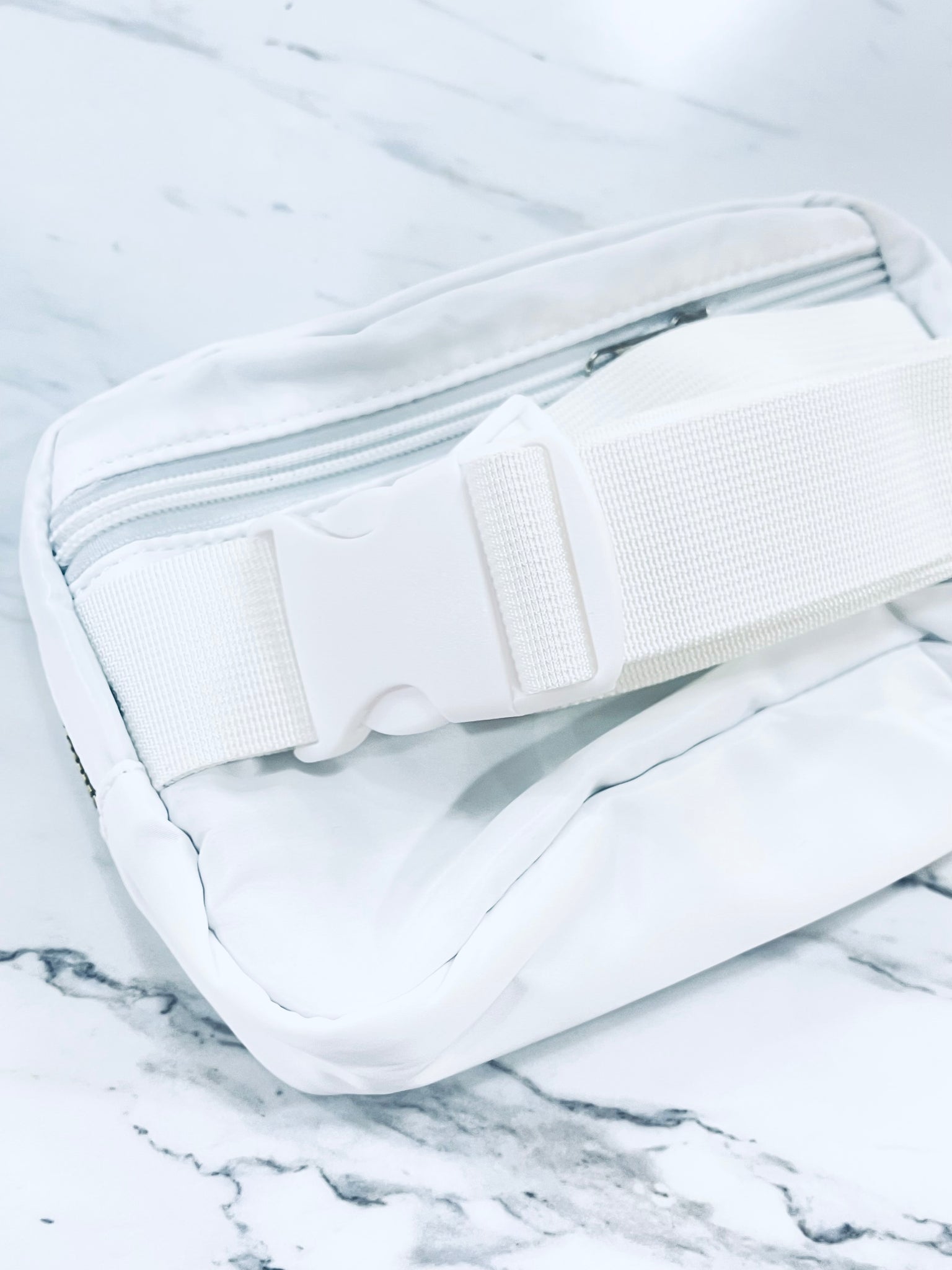 "On The Go" (white) crossbody