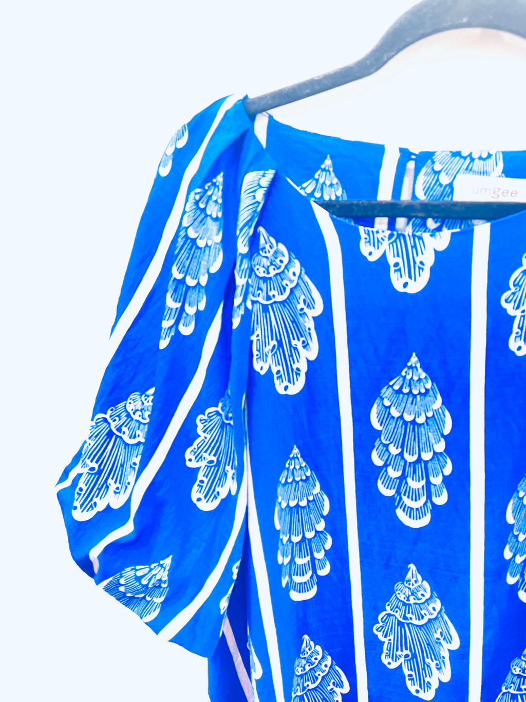 "Exotic Class" (Blue & Cream) Plus Top