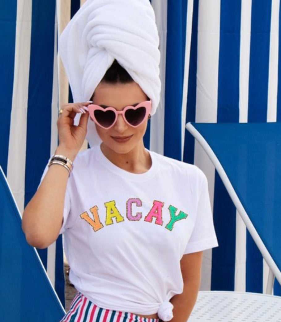 "Vacay" t-shirt (white)