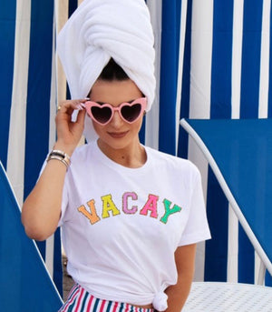 "Vacay" t-shirt (white)