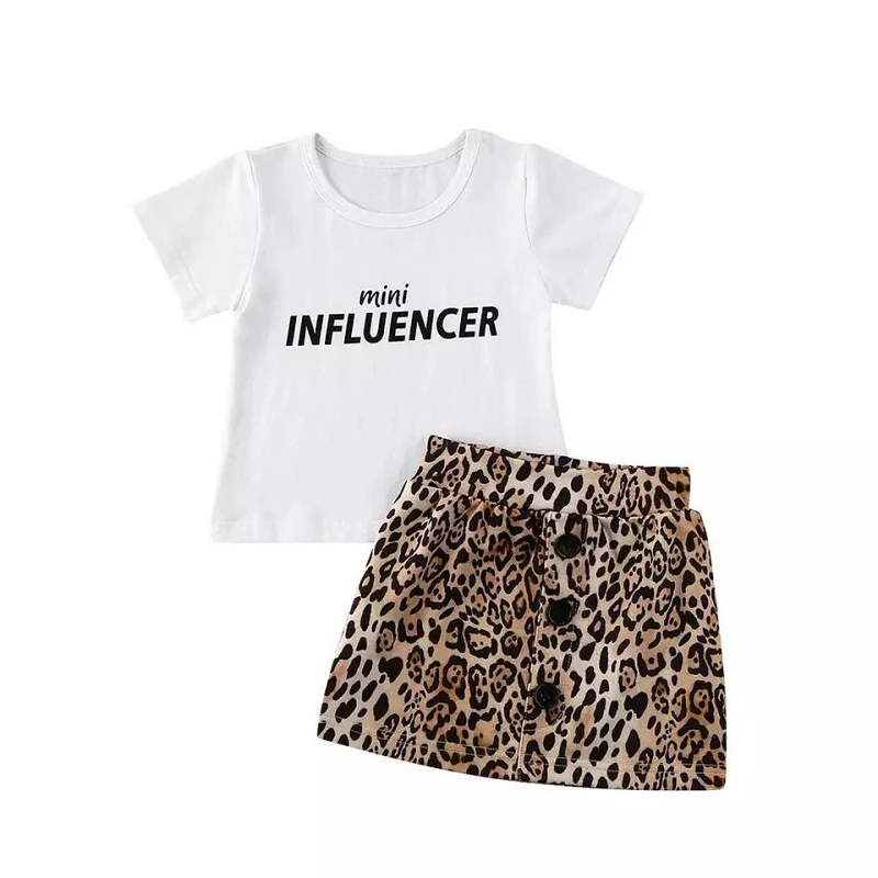 “Mini Influencer” little girl’s outfit