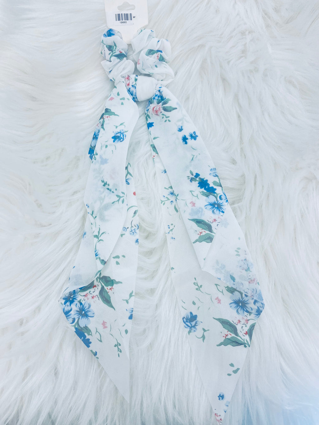 “Soft Summer Breeze” scrunchie scarf